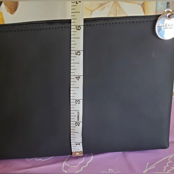 Givenchy Cosmetic Pouch Gucci Brush & Chanel Mascara - Picture 13 of 14